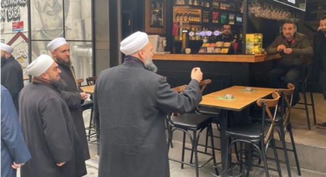 '23 Nisan, 29 Ekim'i kutlayanlar kafirdir'