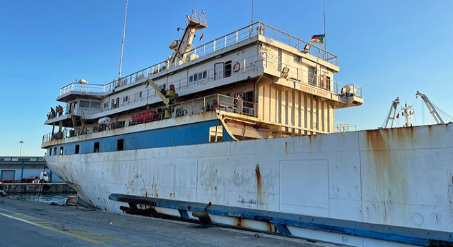 'Anatolian' gemisinin içinden saldırının izleri