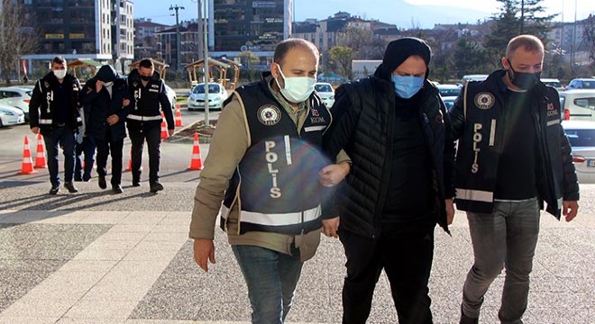 'Bıçak parası' alan doktor ve sağlık memuruna adli kontrol