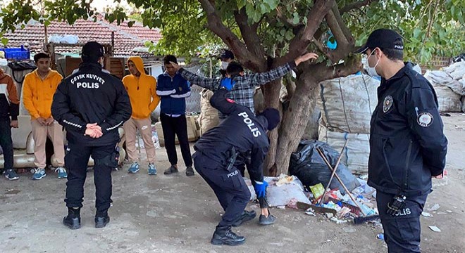 'Çekçek' ile atık toplayan yabancılara operasyon: 112 gözaltı