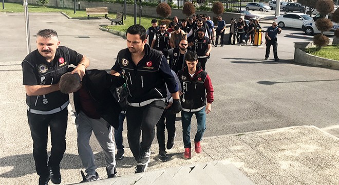 'Dayı' operasyonunun 17 şüphelisi adliyede