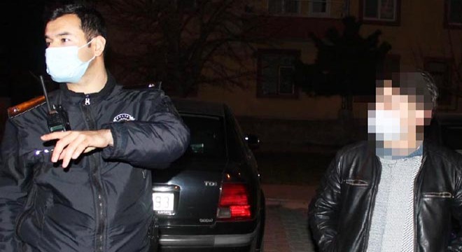 'Dur' ihtarına uymayarak polis aracına çarpıp kaçtı