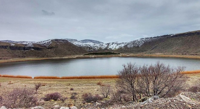 'Kapadokya'nın kalbi' Narlı Göl'de ilkbahar güzelliği