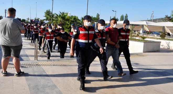 'Kasırga' operasyonunda gözaltına alınan 22 şüpheli adliyede