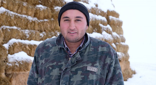 Konya'da kar yağışı çiftçinin yüzünü güldürdü