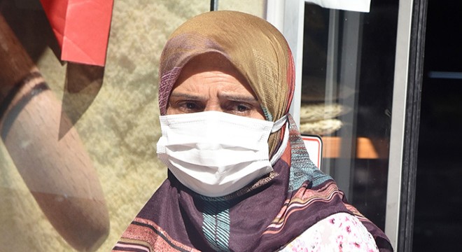 'Köylülere zekat vereceğiz' diyerek, 20 bin liralık bileziğini çaldılar