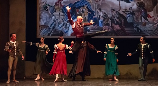 'Romeo ve Juliet' alkışa doymuyor