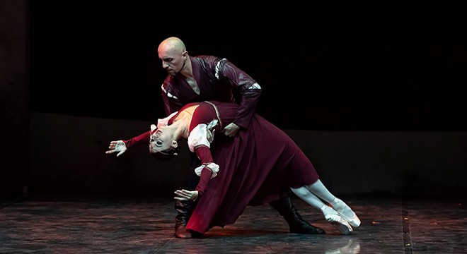 'Romeo ve Juliet'e gece ve gündüz gösterimi