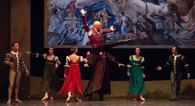 'Romeo ve Juliet' sevgililer gününe özel sahnede