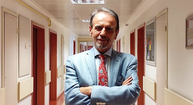 'Salgın son bulana kadar birkaç artış dalgası göreceğiz'