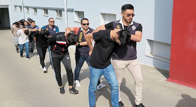 'Sazan sarmalı' yöntemi ile dolandırıcılığa 6 tutuklama
