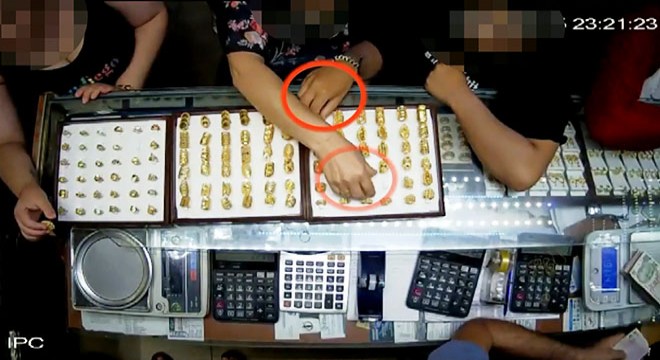 'Tırnakçılık' yöntemiyle kuyumcudan altın yüzük hırsızlığı