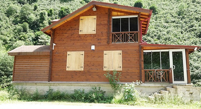 'Tosuncuk' dere yatağına kaçak villa yaptırmış