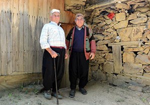 Büyükşehir'den çift cinsiyetli kardeşlere destek