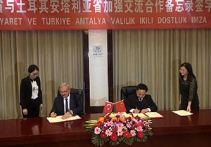 Antalya'ya Çinli kardeş