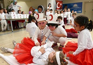 Minikler Kızılay Haftası'nı kutladı