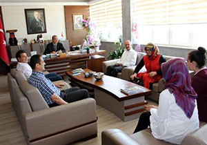 Başarılı öğrencilerden kaymakama ziyaret