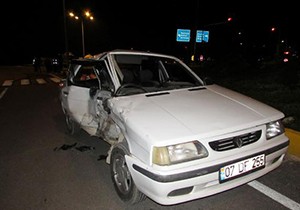 Finike'de iki ayrı kazada 1 ölü, 8 yaralı