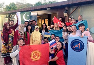 Ülkelerinin yemeklerini tanıttılar