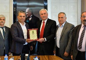 Ümit Uysal'a nar teşekkürü