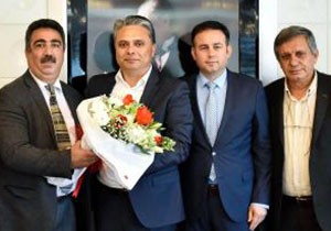 Ümit Uysal'a salon teşekkürü