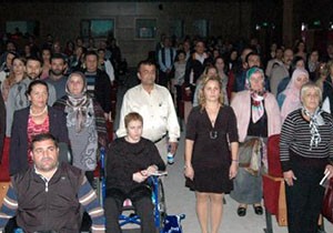 Şair Çaylı için el ele