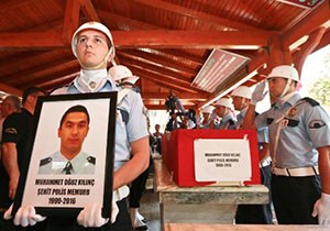 Antalyalı şehit polis, gözyaşlarıyla uğurlandı