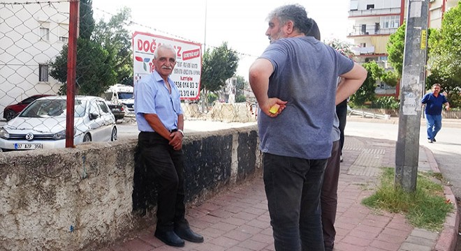  Birini arayacağım  deyip, telefonu alıp kaçtı