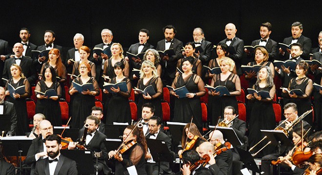 114 sanatçılı çok sesli konser