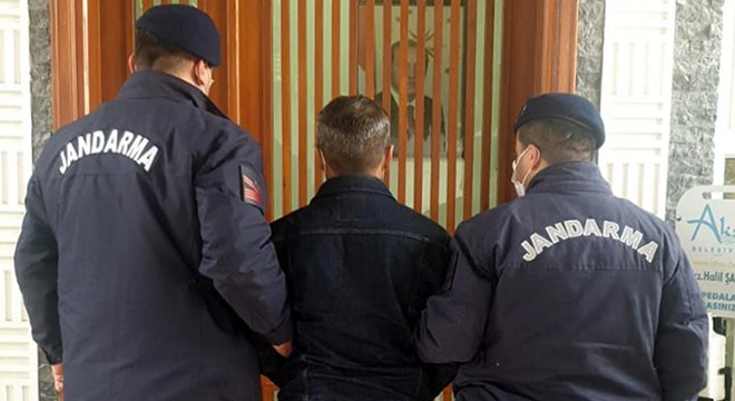 13 yıl 4 ay hapis cezası ile aranıyordu