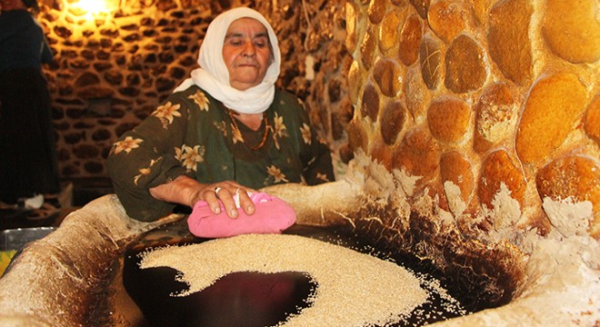 152 yıllık tescilli değirmende geleneksel yöntemlerle tahin üretimi