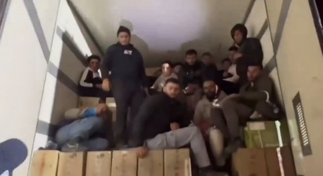 16 kaçak göçmen yakalandı; 2 kişi tutuklandı