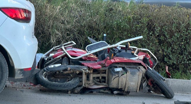 17 yaşındaki sürücü motosikletliye çarpıp öldürdü