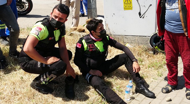 19 Mayıs kortejinde kaza: 2 polis yaralı