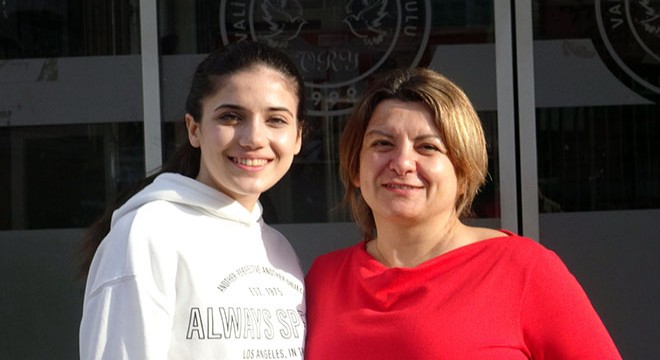 19 yıl önceki öğretmeni ile aynı okulda meslektaş oldu
