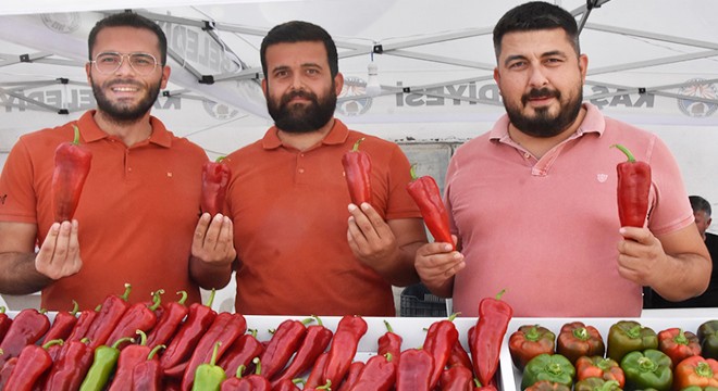 2 dakikada 188 gram acı biber yedi, 1'inci oldu
