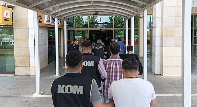 2 dolandırıcı tutuklandı