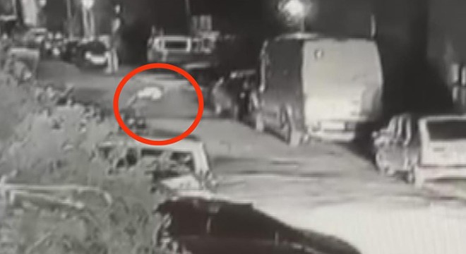 2 genç kız sevgililerine mesaj gönderip binanın çatısından atladı