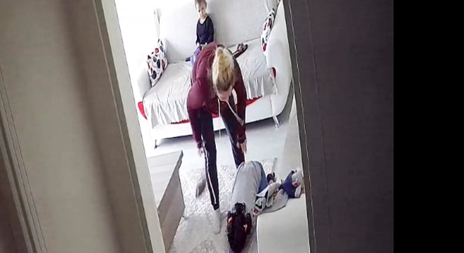 2 kızını dövdüğü kamerayla görüntülenen anneye gözaltı
