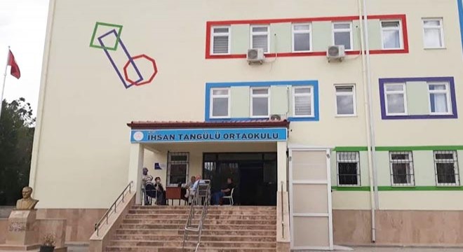 2'nci kattan atlayan öğrencinin hayati tehlikesi var