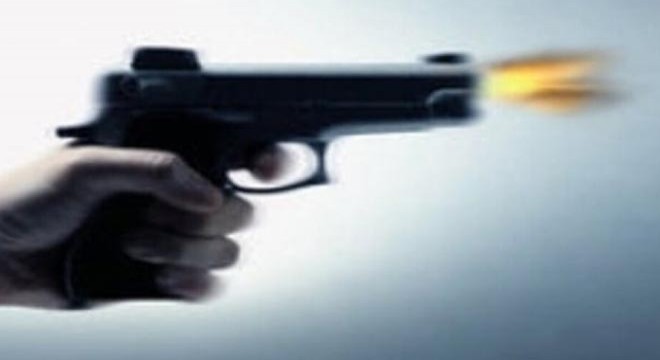 2 şüphelinin silahlı saldırısına uğrayıp, yaralandı