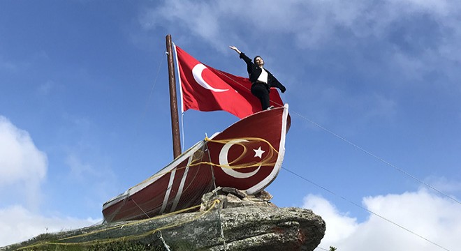 2 bin 360 metredeki yaylada, kayıkta  Titanic  pozu