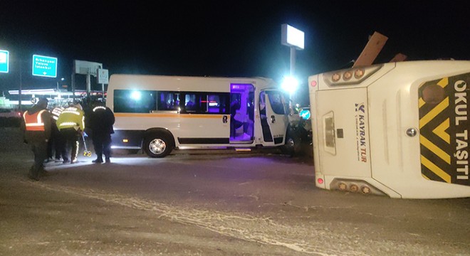2 işçi servisi çarpıştı: 20 yaralı