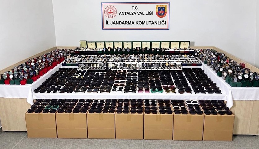 Aksu’da 5,2 milyonluk kaçak ürün ele geçirildi