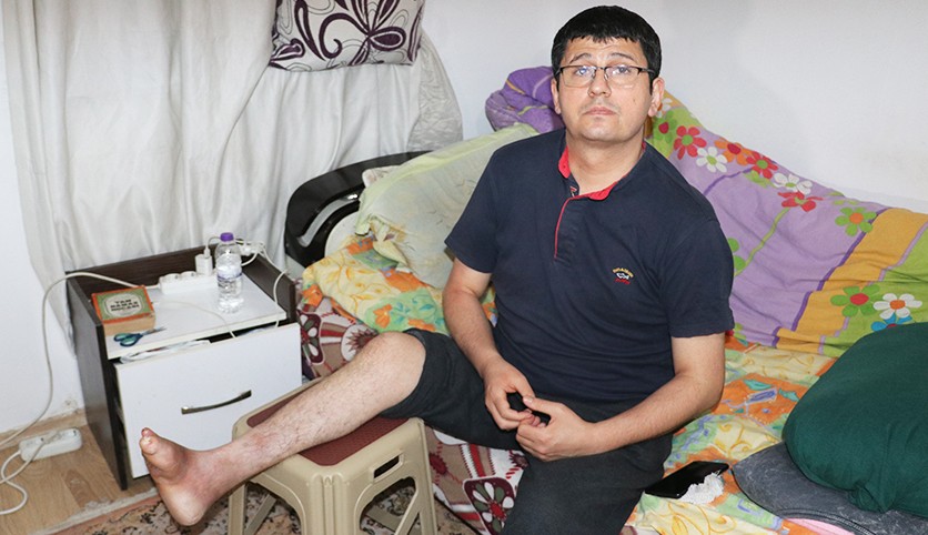 Antalya'da 19 yıldır ayağındaki yaraya çare arıyor