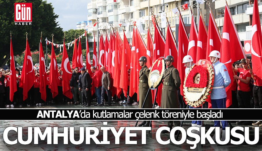 Antalya'da 29 Ekim kutlamaları çelenk töreniyle başladı
