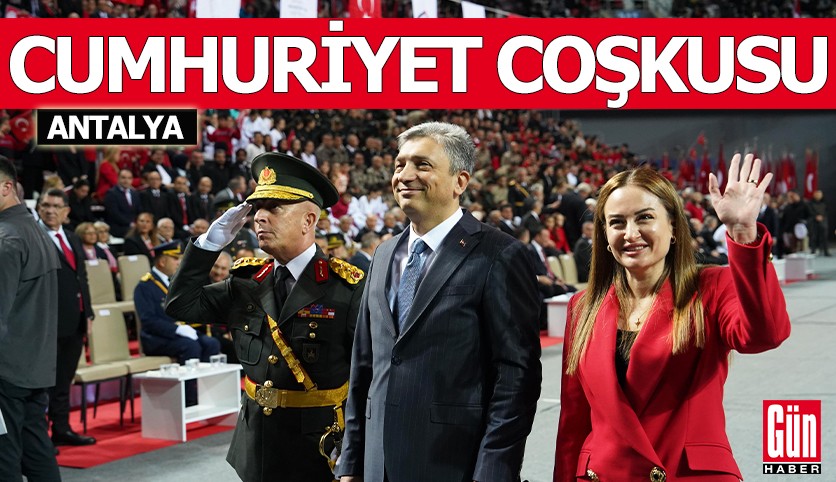 Antalya'da Cumhuriyet'in 103'üncü yıl dönümü kutlandı