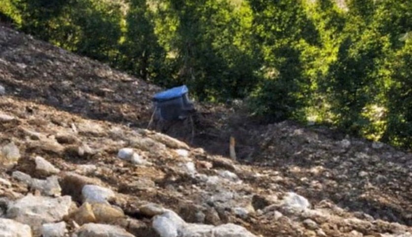 Antalya'da devrilen traktörün sürücüsü yaralandı