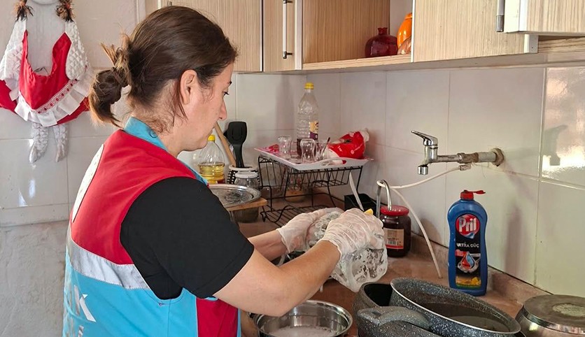 Antalya'da ihtiyaç sahiplerine destek