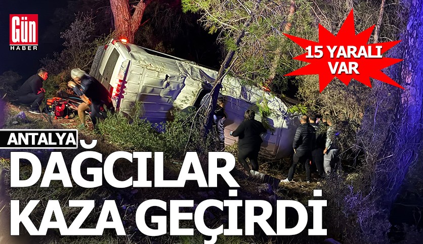 Antalya'da minibüs devrildi; 15 yaralı var